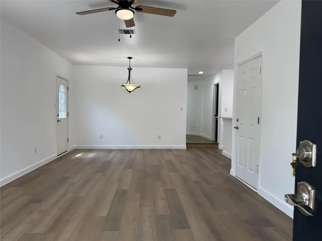 1621 Parkfield Circle Round Rock TX 78664
