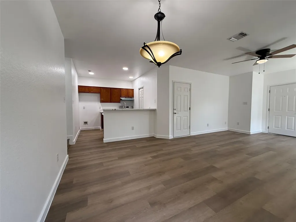 1621 Parkfield Circle Round Rock TX 78664