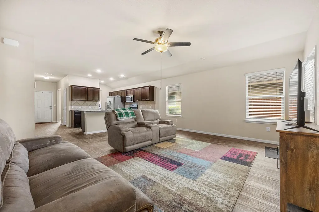 3308 Braun Way Austin TX 78725