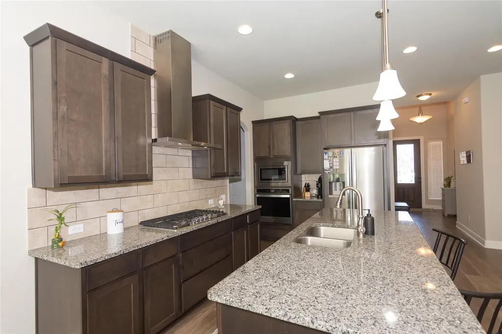 4733 Collins Street Round Rock TX 78681