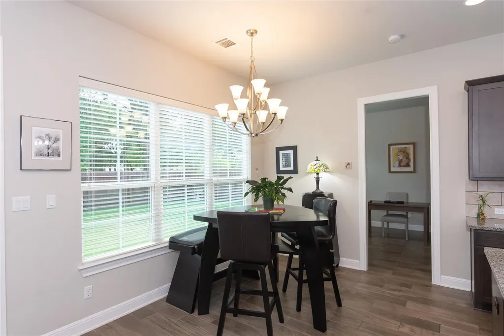 4733 Collins Street Round Rock TX 78681