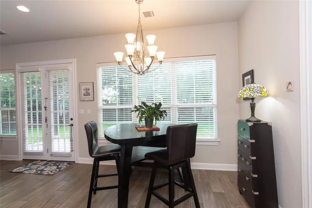 4733 Collins Street Round Rock TX 78681