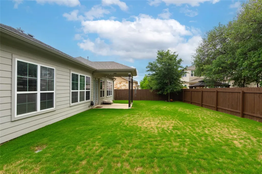 4733 Collins Street Round Rock TX 78681