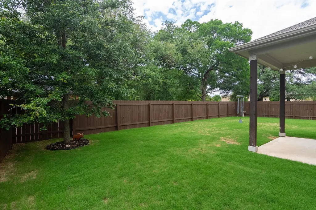 4733 Collins Street Round Rock TX 78681
