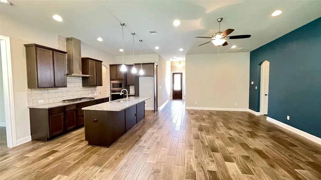 4733 Collins Street Round Rock TX 78681