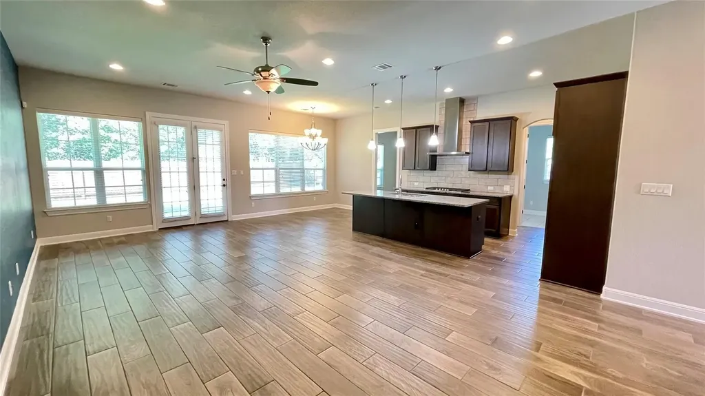 4733 Collins Street Round Rock TX 78681