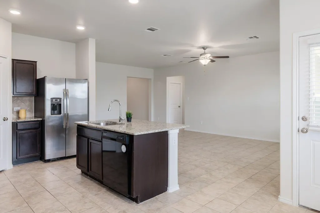 824 Tabernash Drive Leander TX 78641