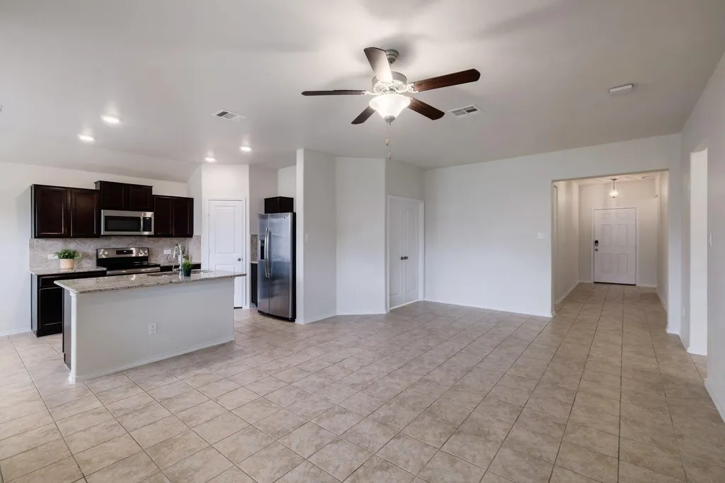 824 Tabernash Drive Leander TX 78641