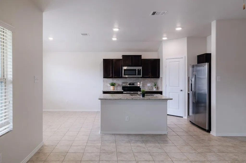 824 Tabernash Drive Leander TX 78641