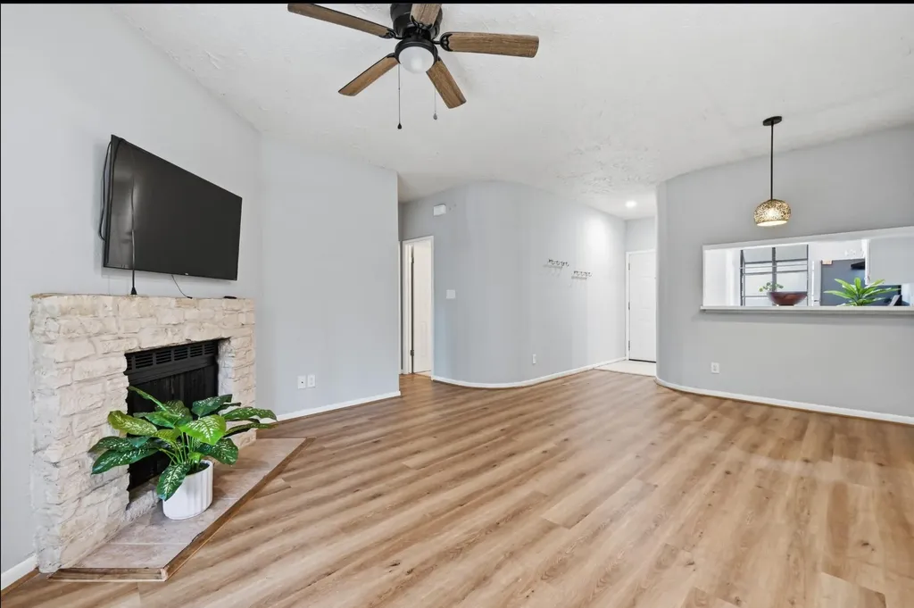 1013 Chestnut Street San Marcos TX 78666
