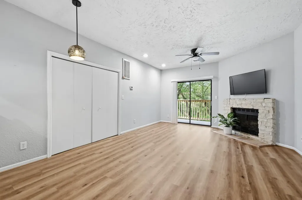 1013 Chestnut Street San Marcos TX 78666
