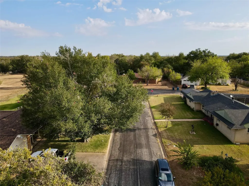 112 Plum Drive Elgin TX 78621