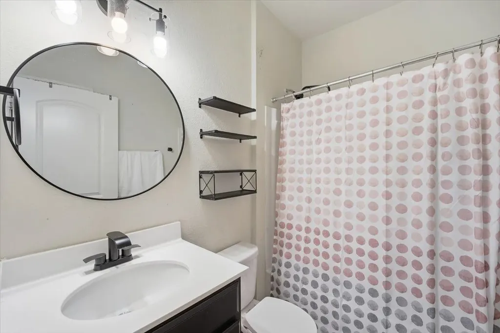 244 Martha Drive Buda TX 78610