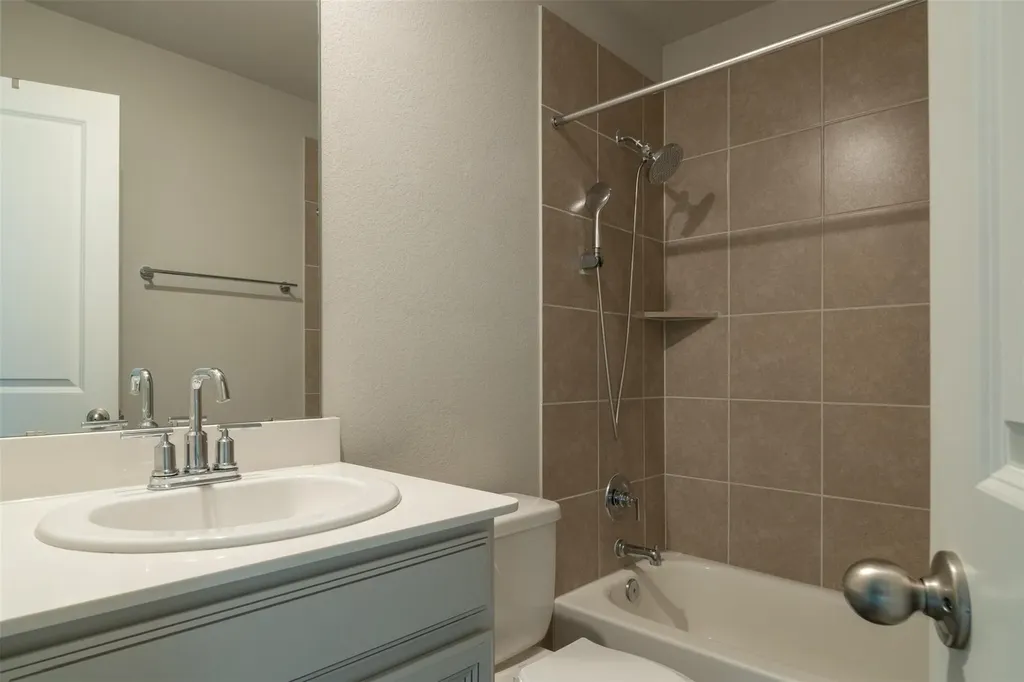 117 Blooming Trail Kyle TX 78640