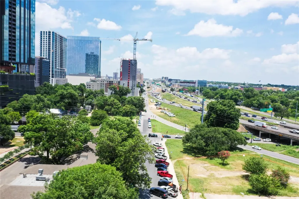 48 East Avenue Austin TX 78701