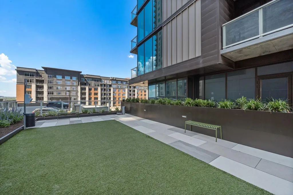 48 East Avenue Austin TX 78701