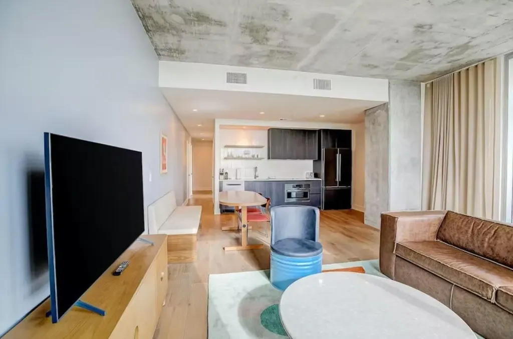 48 East Avenue Austin TX 78701