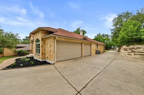 9402 Springwood Drive Austin TX 78750