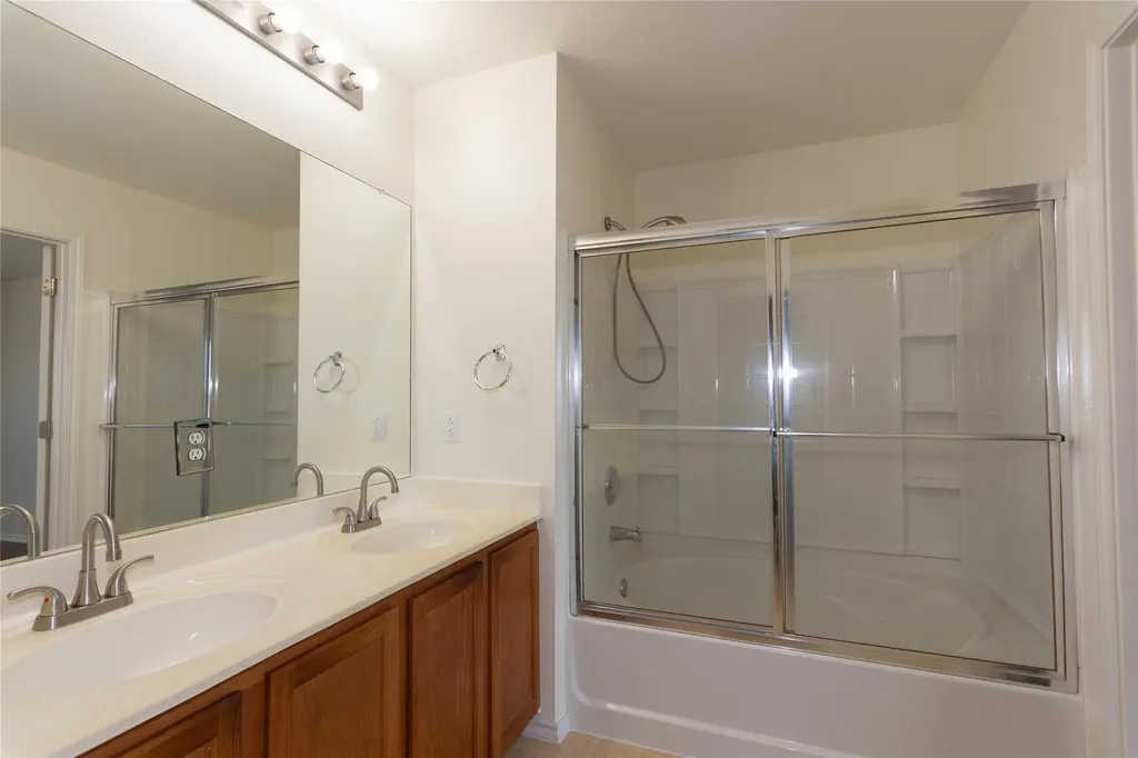 18209 Maxa Drive Manor TX 78653