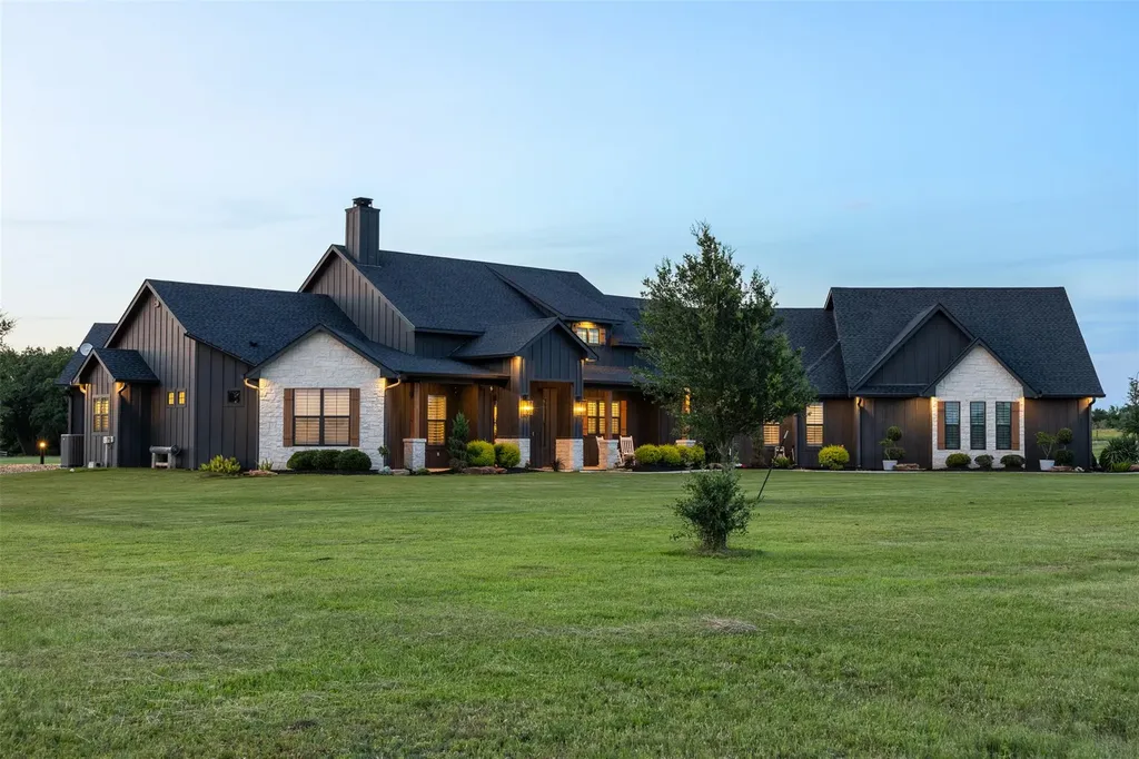 1981 County Road 202 Caldwell TX 77836