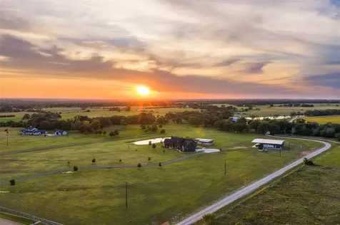 1981 County Road 202 Caldwell TX 77836