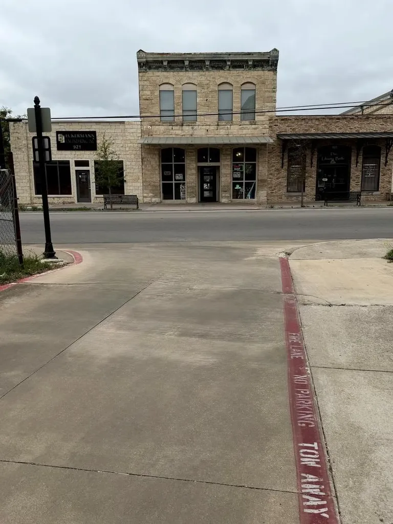 923 Main Street Liberty Hill TX 78642