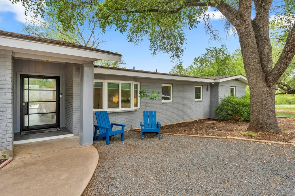 4310 River Oaks Drive Kingsland TX 78639
