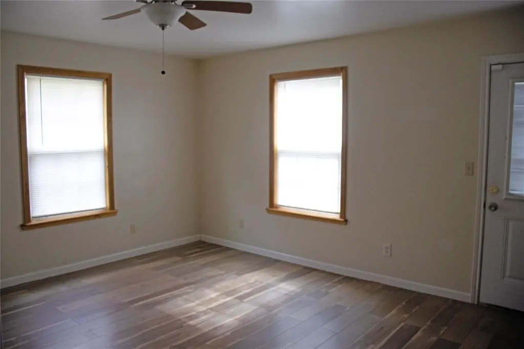 633 S Commerce Street Lockhart TX 78644