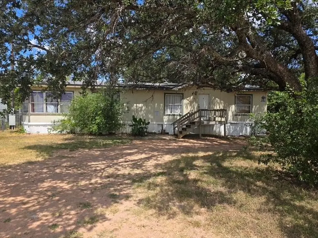 201 Aster Street Kingsland TX 78639