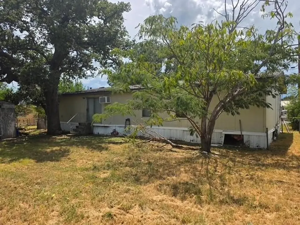 201 Aster Street Kingsland TX 78639