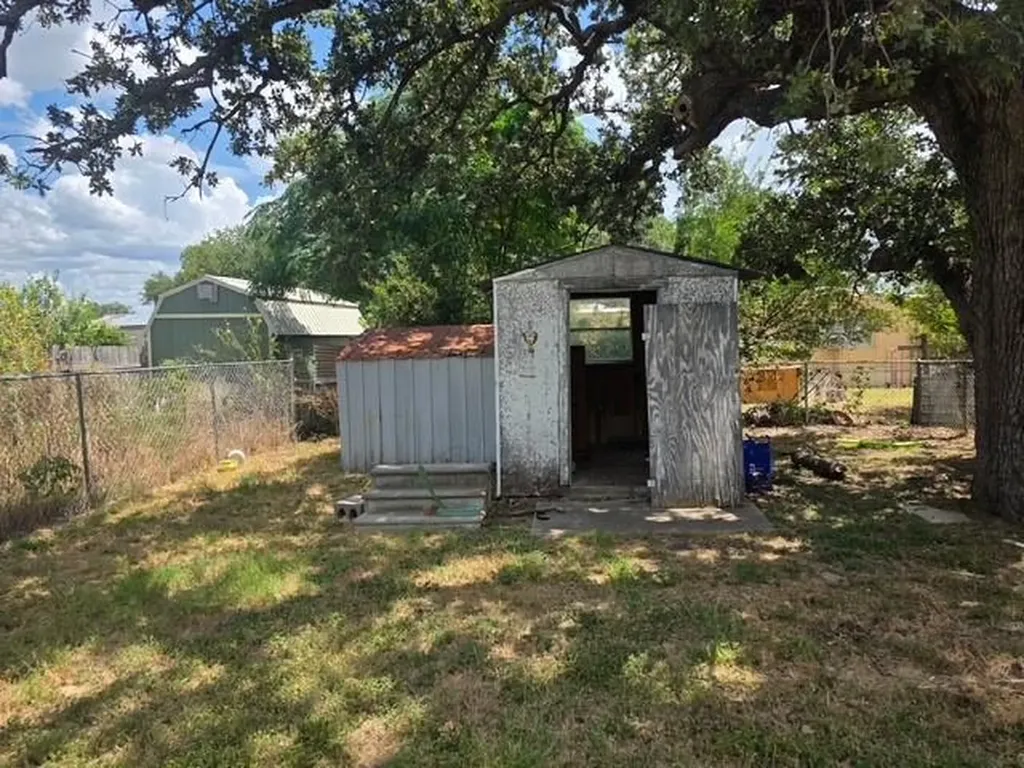 201 Aster Street Kingsland TX 78639