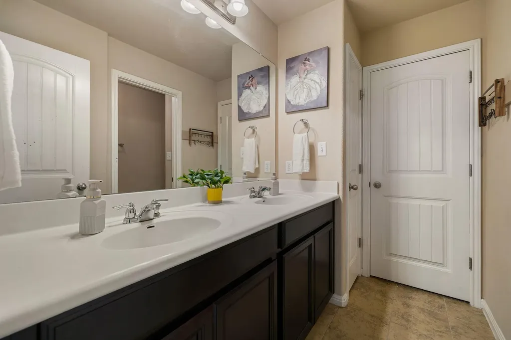 1143 Huntington Trail Round Rock TX 78664
