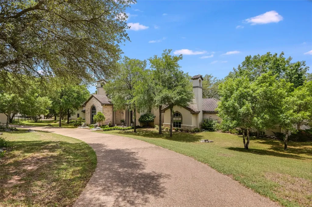 8611 Young Lane Austin TX 78737