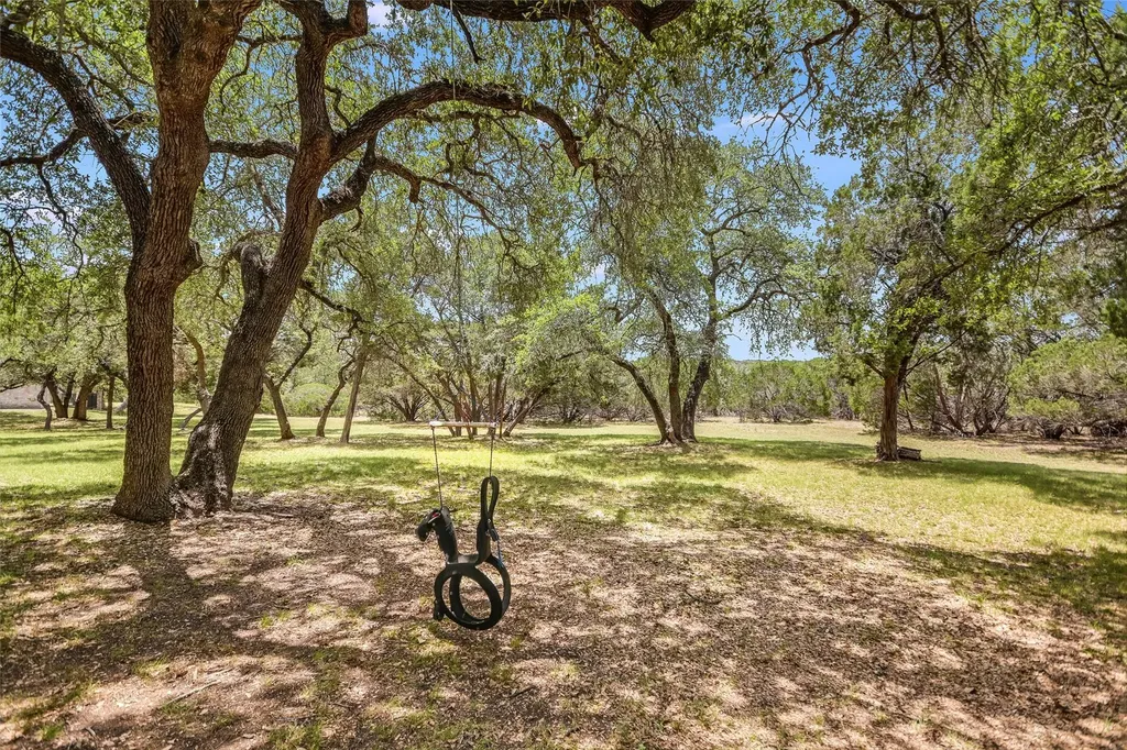 8611 Young Lane Austin TX 78737