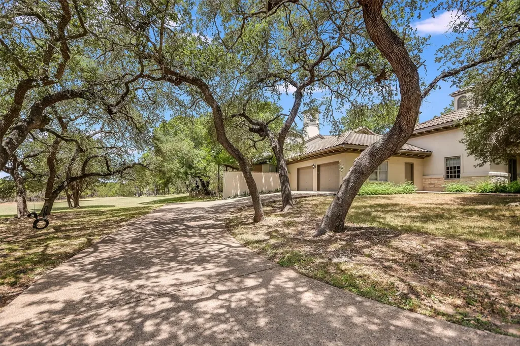 8611 Young Lane Austin TX 78737