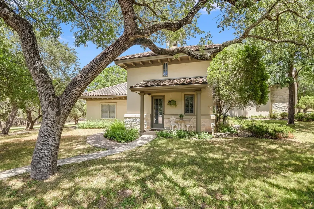 8611 Young Lane Austin TX 78737