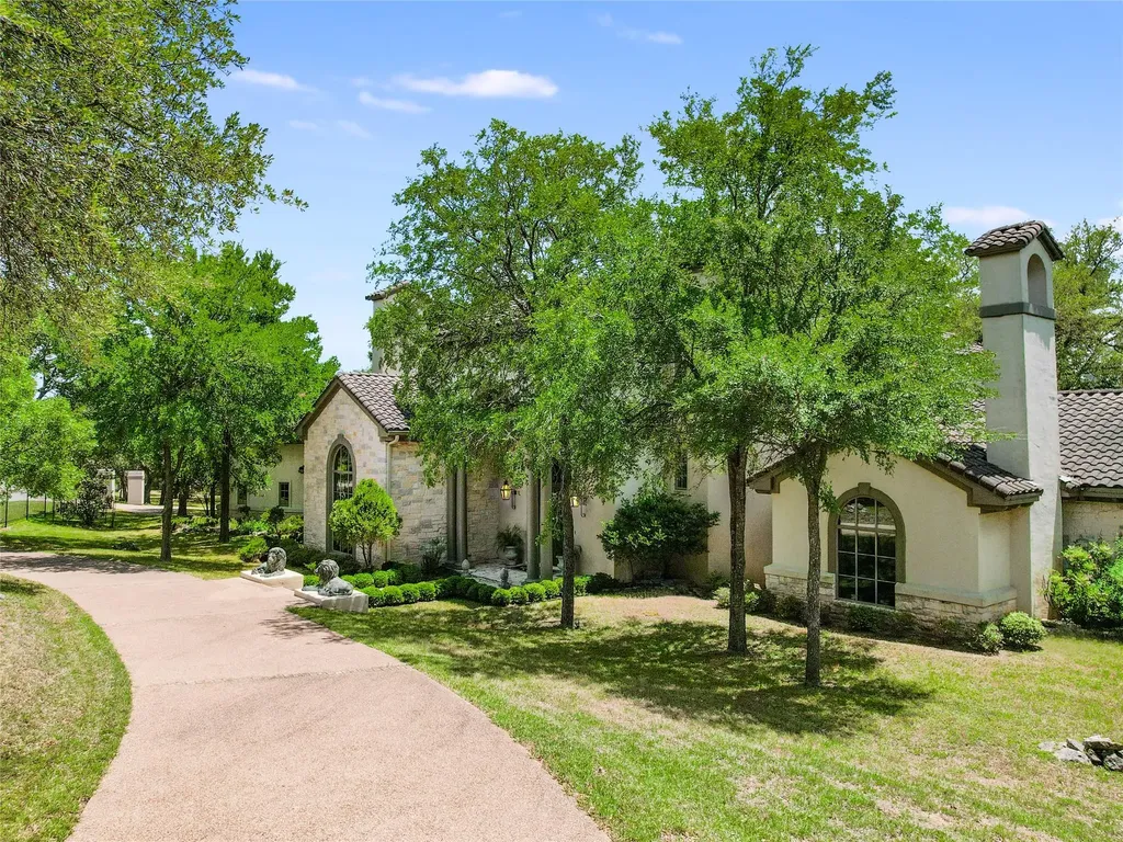 8611 Young Lane Austin TX 78737