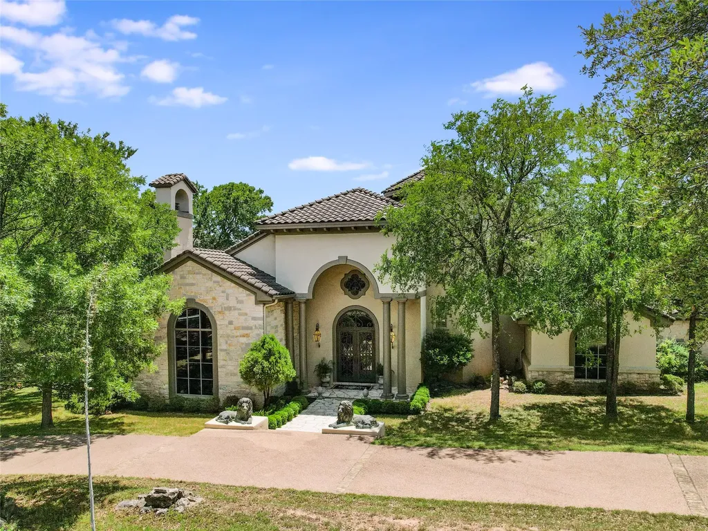 8611 Young Lane Austin TX 78737