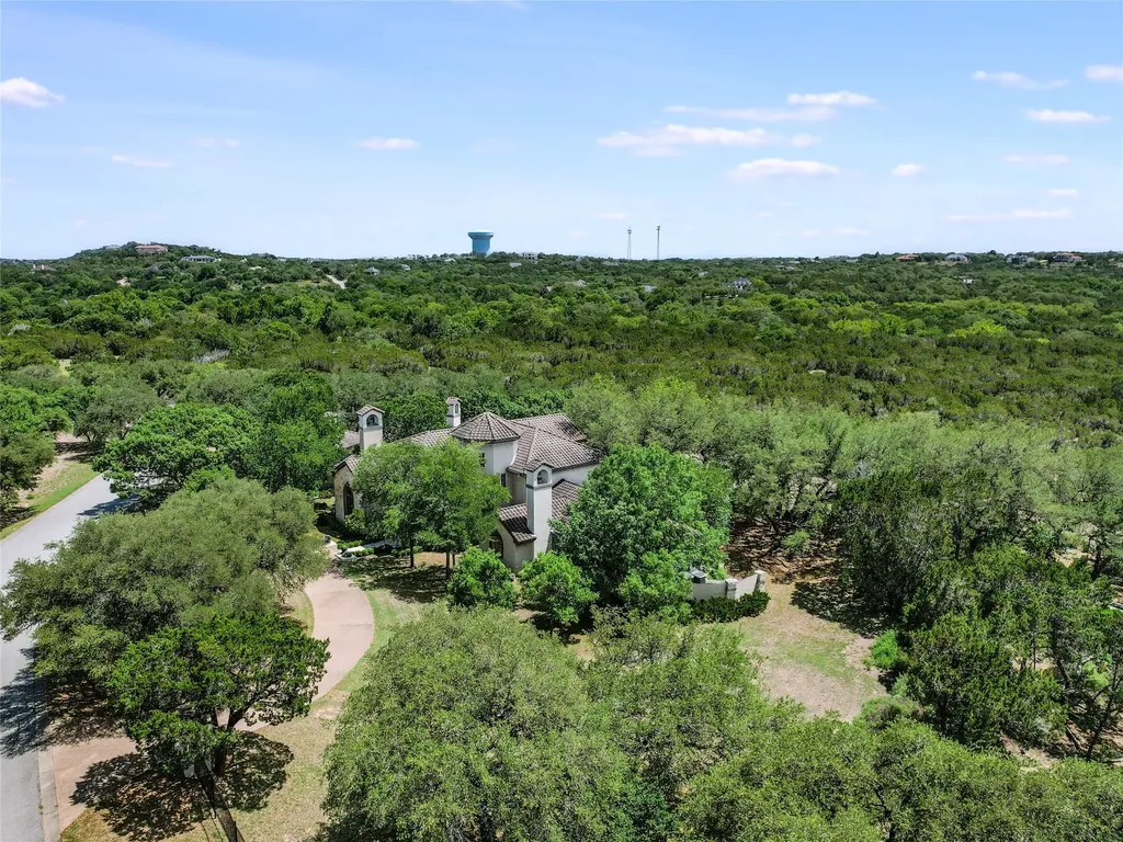 8611 Young Lane Austin TX 78737