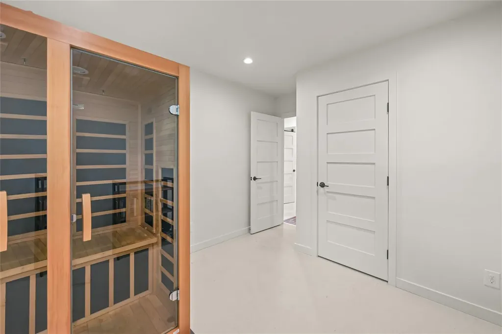 5115 Creekline Drive Austin TX 78745