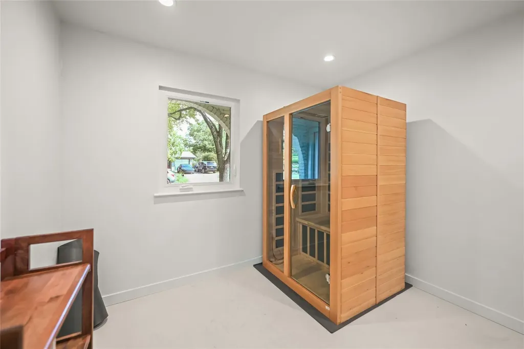 5115 Creekline Drive Austin TX 78745