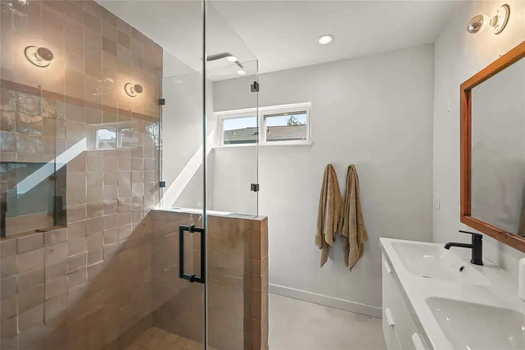 5115 Creekline Drive Austin TX 78745