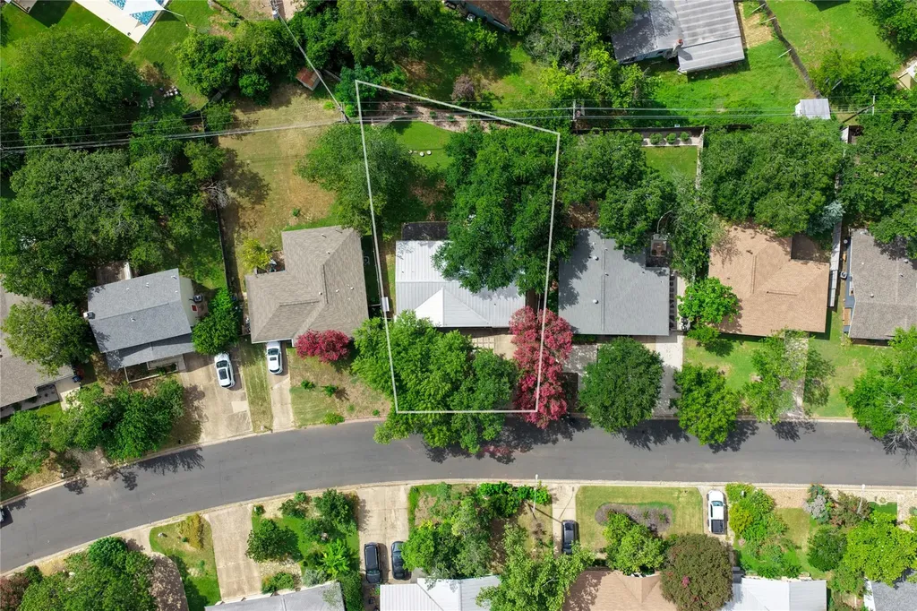 5115 Creekline Drive Austin TX 78745