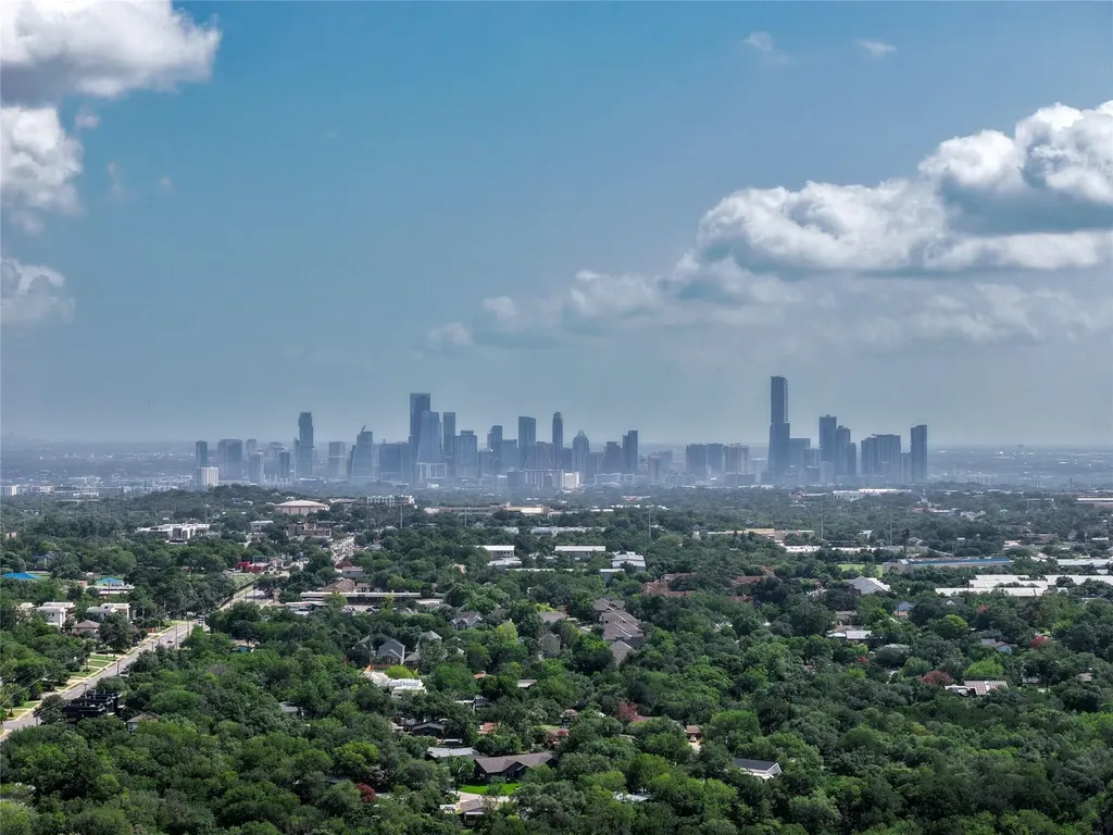 5115 Creekline Drive Austin TX 78745