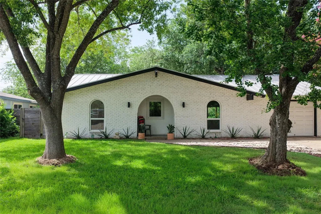 5115 Creekline Drive Austin TX 78745
