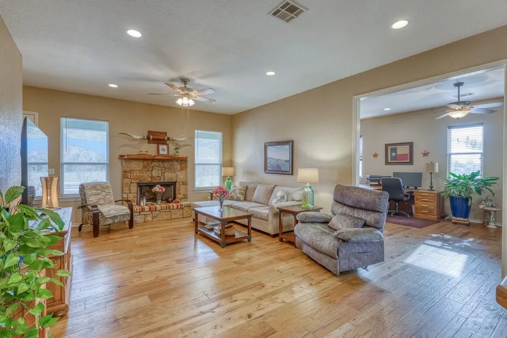 2901 Fm 1980 Marble Falls TX 78654