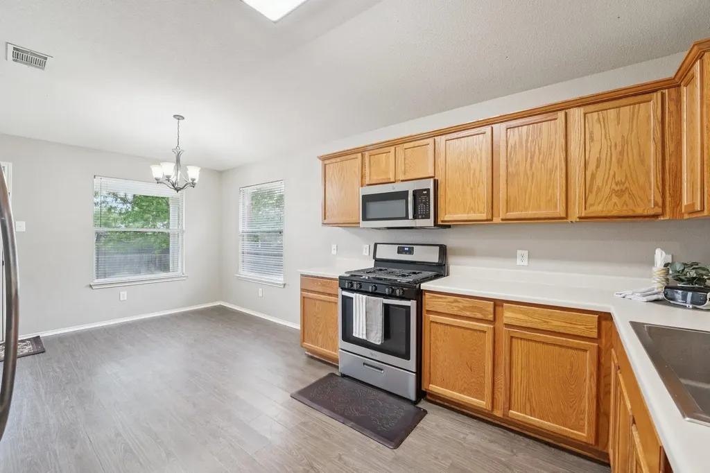 1115 Whitley Drive Leander TX 78641