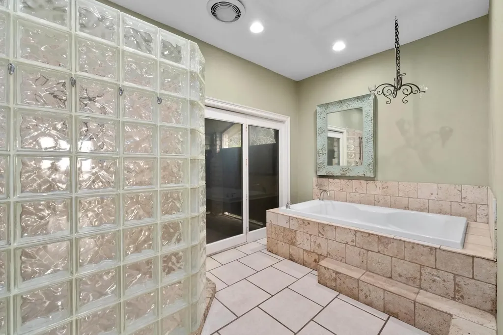 104 S Weston Lane Austin TX 78733