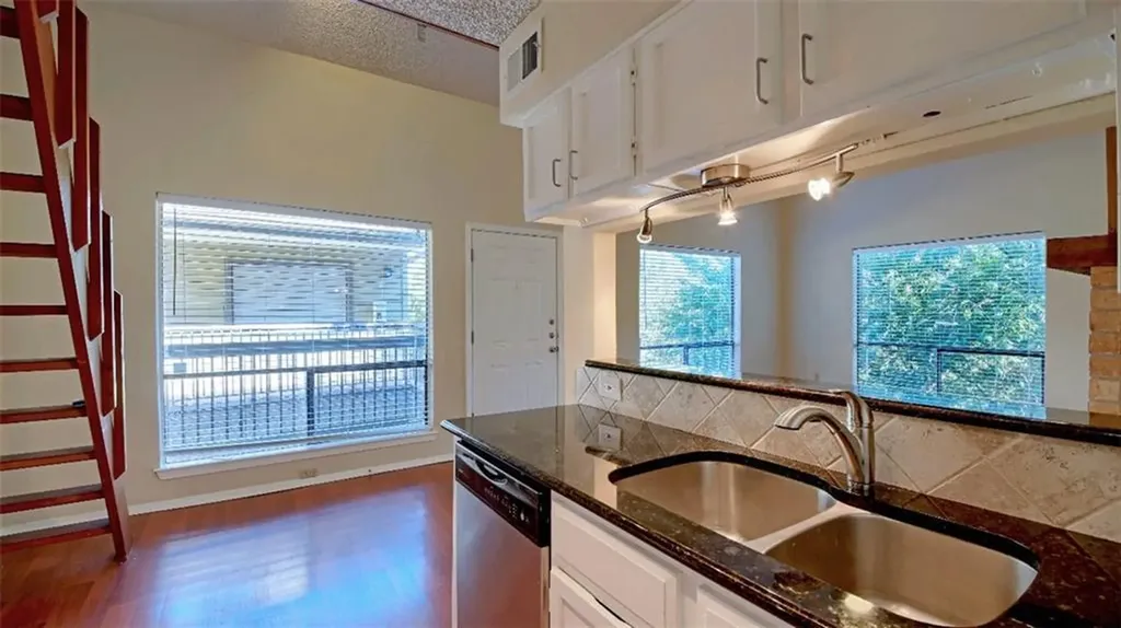 908 Poplar Street Austin TX 78705