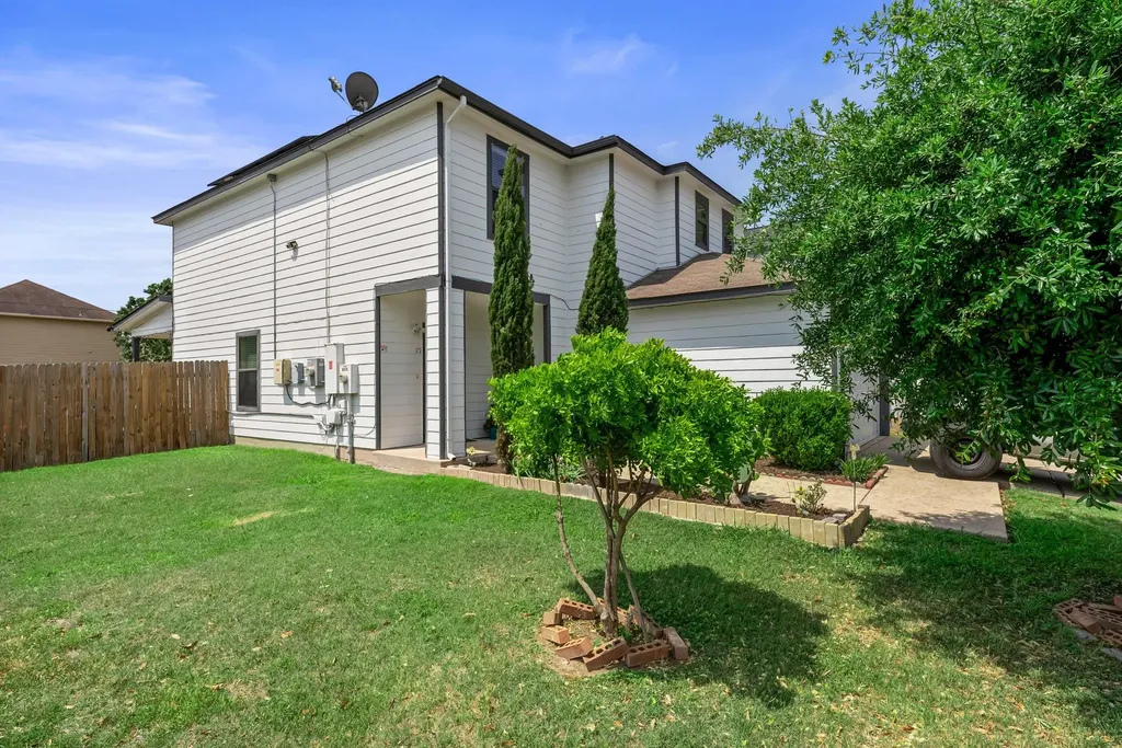 6829 Walkup Lane Austin TX 78747